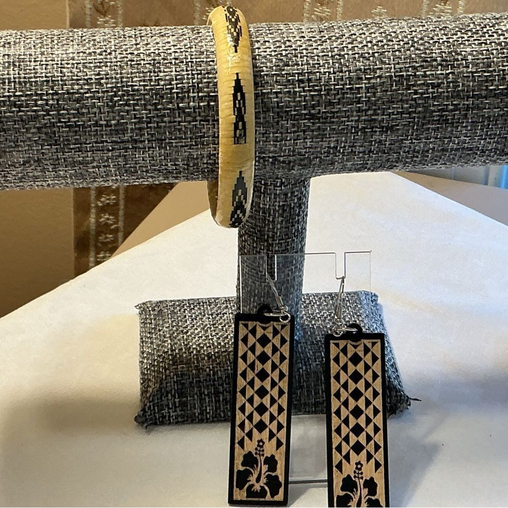 Geometric Black and Tan Earrings and Bracelet Set